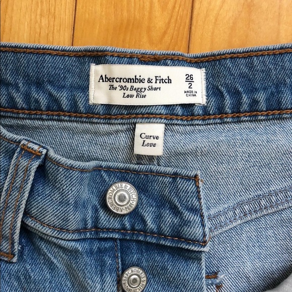 Curve Love 90s Baggy Shorts - Picture 3 of 3